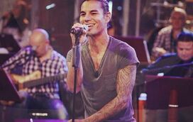 O filho de Julio Iglesias que ajuda o irmão português no caso de paternidade