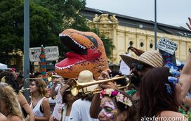 Carnaval de rua já anima o Rio de Janeiro