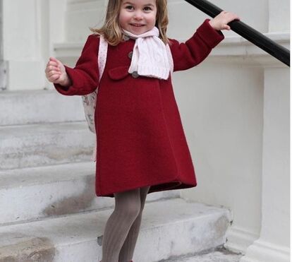 Quanto custa o look que Charlotte usou no primeiro dia de infantário?