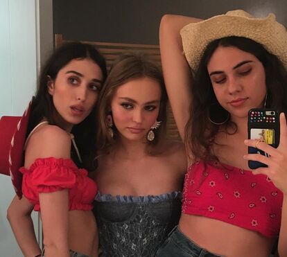 Filha de Johnny Depp despe-se nas redes sociais