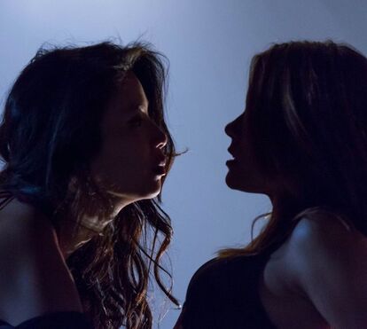 Jani Zhao e Anna Eremin contam tudo sobre cena de sexo lésbico