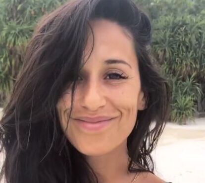 Rita Pereira nua no paraíso longe do namorado 