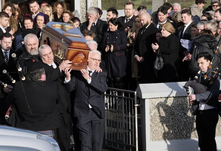 Foi finalmente revelada a causa de morte de Dolores O'Riordan, a vocalista dos Cranberries