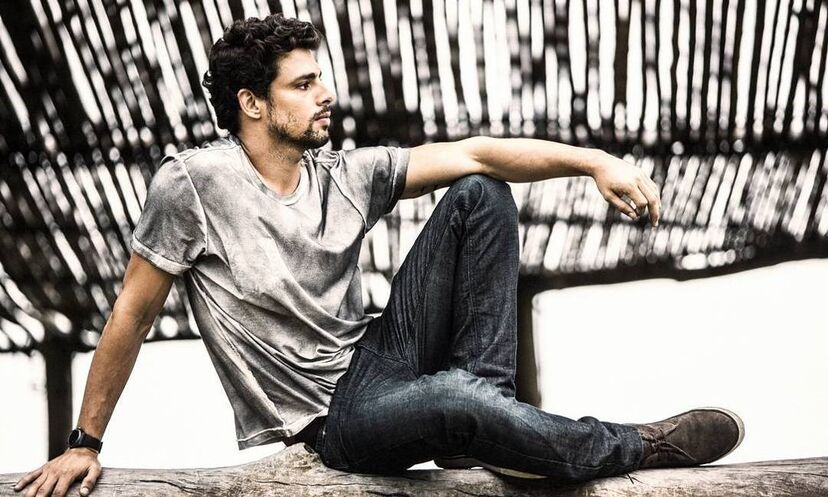 Cauã Reymond 