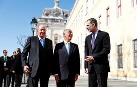 Reencontro de amigos: Marcelo Rebelo de Sousa recebe realeza espanhola