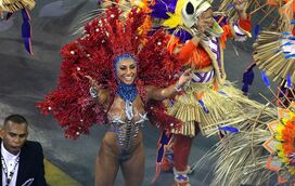 Sabrina Sato arrasa em desfile da Gaviões da Fiel