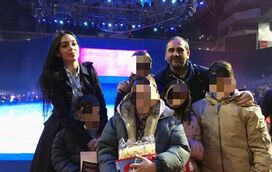 Georgina faz de mãe de meninos desfavorecidos e vai com eles a espectáculo da Disney