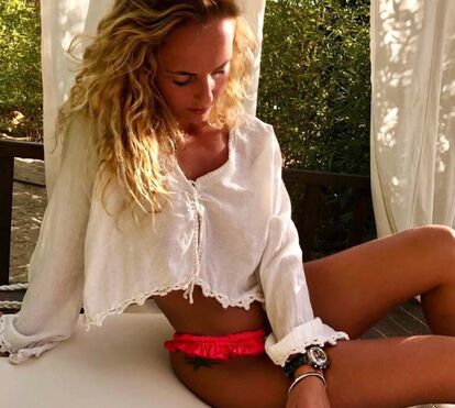 Bárbara Norton de Matos toda nua no final das férias em Bali