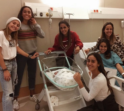 'Mais uma mulher na família!': Carolina Patrocínio encantada com nova bebé