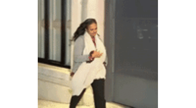 Só rir! Justiça não consegue notificar Isabel dos Santos mas ela mostra-se a namorar na Índia