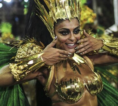 Juliana Paes vítima de violência minutos antes de desfilar como rainha da bateria