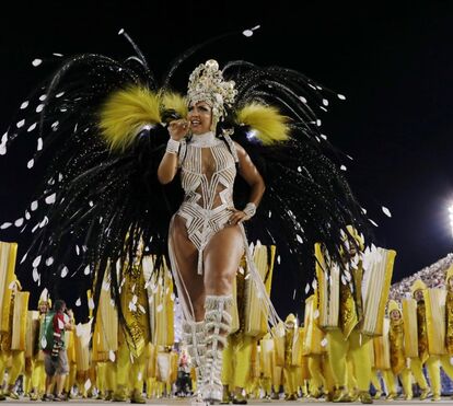 Toda beleza e sensualidade do grupo especial das escolas de samba cariocas