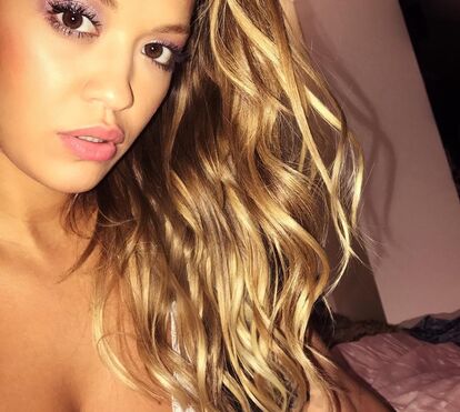 Rita Ora volta a dar que falar. A cantora está cada vez mais sexy