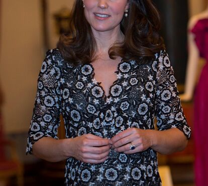 Kate Middleton brilha em evento de moda no Palácio de Buckingham