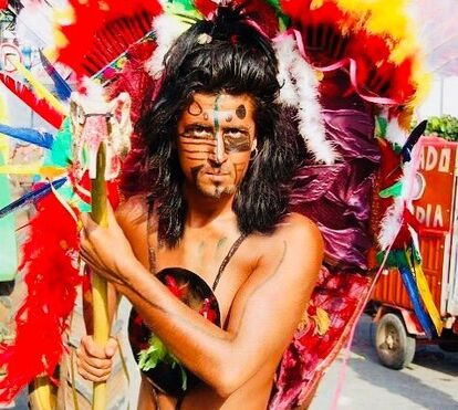 Choque: César escandaliza com fotos pornográficas para revista gay