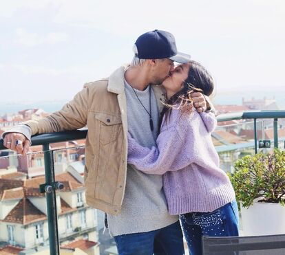 O momento ternura do dia é a nova imagem do filho de Mia Rose