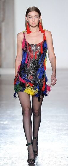 Gigi Hadid, Kaia Gerber, Versace, Milan Fashion Week