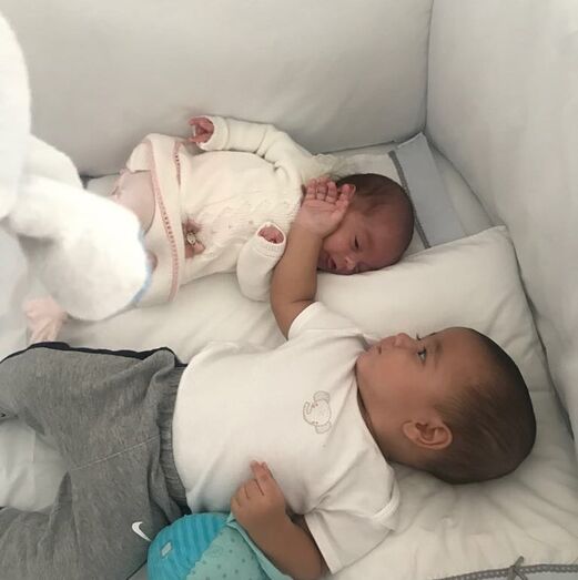 A irmã de Georgina Rodríguez decidiu mostrar ao mundo imagens ternurentas da sobrinha Alana e dos gémeos Eva e Mateo