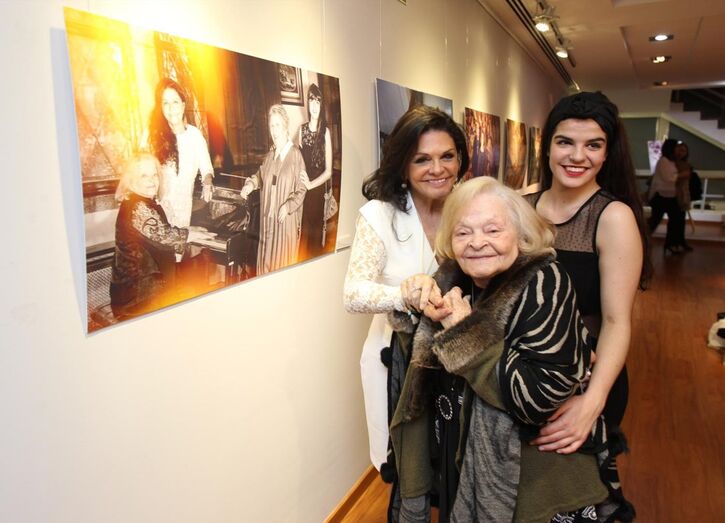 Dor sem fim: Atriz Rita Ribeiro chora morte da mãe - Nacional - FLASH!