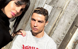 Georgina assusta Ronaldo com mergulho perigoso para o mar