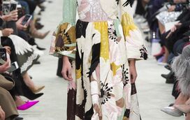 Valentino: o desfile mais romântico de Paris 