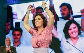 O look  de 247 euros de Assunção Cristas 