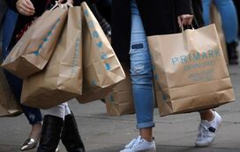 Primark lança alerta de almofadas com risco de incêndio 