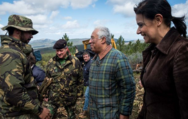 O emblemático casaco que António Costa usa há 25 anos