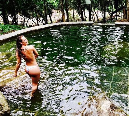 Vídeo íntimo de Paolla Oliveira revelado na internet mas a atriz brasileira diz que não é ela