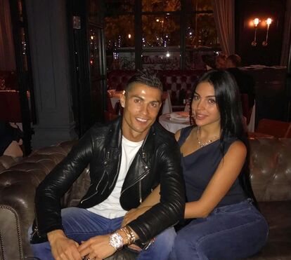 Finalmente há uma nova foto... com Cristiano Ronaldo a declarar amor a Georgina