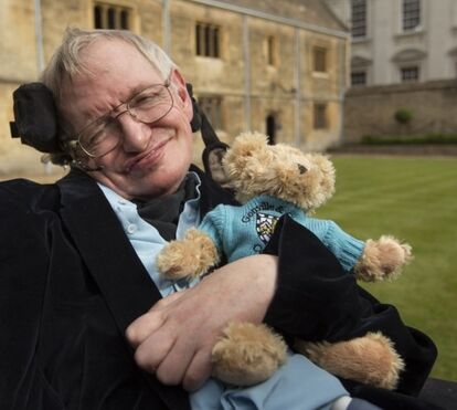 A vida em imagens do génio da ciência Stephen Hawking