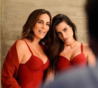 Glória Pires surpreende de biquíni aos 54 anos 