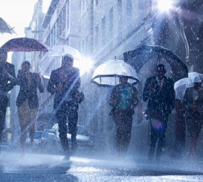 Depressão Hugo traz vento, chuva, e agitação marítima