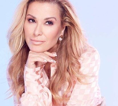 Ups! Cantora Anastacia mostra (quase) tudo após percalço com dança ousada
