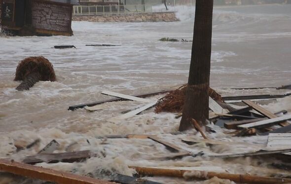 NoSolo Agua destruido
