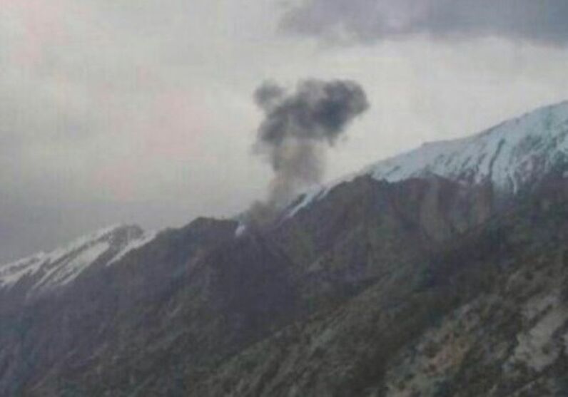Aparelho despenhou-se nas montanhas