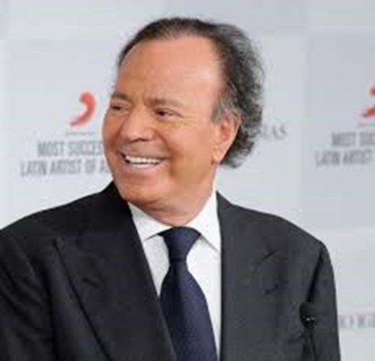 Tribunal examinará processo de paternidade contra cantor Julio Iglesias, Música