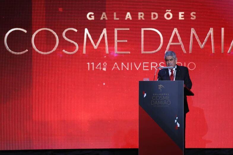 Gala do Benfica, troféus Cosme Damião, luís Filipe Vieira, Cláudia Vieira, Luís Costa Branco, Coliseu dos Recreios