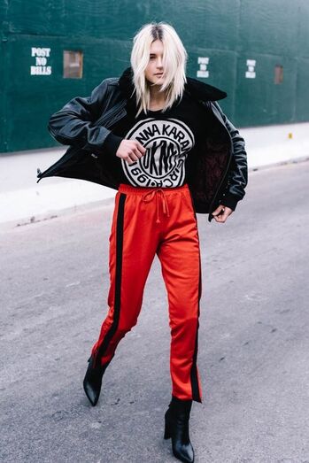 street style, sporty pants 