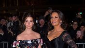 Catherine Zeta-Jones e Carys Douglas