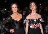 Catherine Zeta-Jones e Carys Douglas