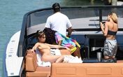 Hailey Baldwin, Bella Hadid