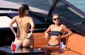 Hailey Baldwin, Bella Hadid
