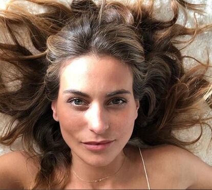 Solteira outra vez, Liliana Santos arrasa de biquíni