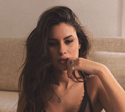 As 20 fotos mais quentes de Carolina Loureiro