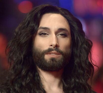 Chantageada, Conchita Wurst revela que é seropositiva
