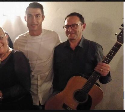 Cristiano Ronaldo está em Tróia e foi a uma casa de fados