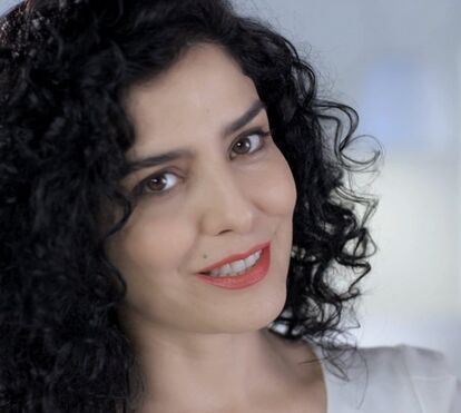 Explosão de beleza: Aos 47 anos, Letícia Sabatella mostra (quase) tudo