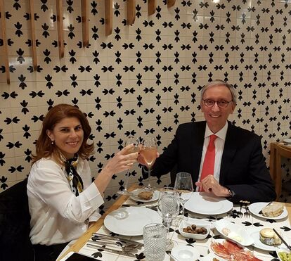 Júlio Isidro celebra 20 anos de casamento