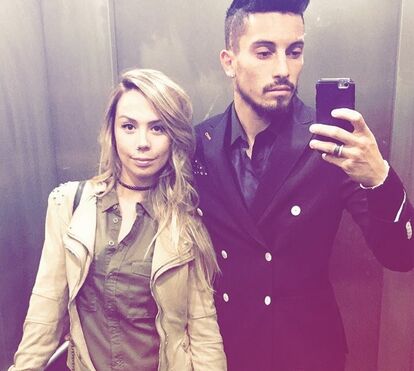 Jogador do FC Porto, Alex Telles, prepara casamento no Brasil